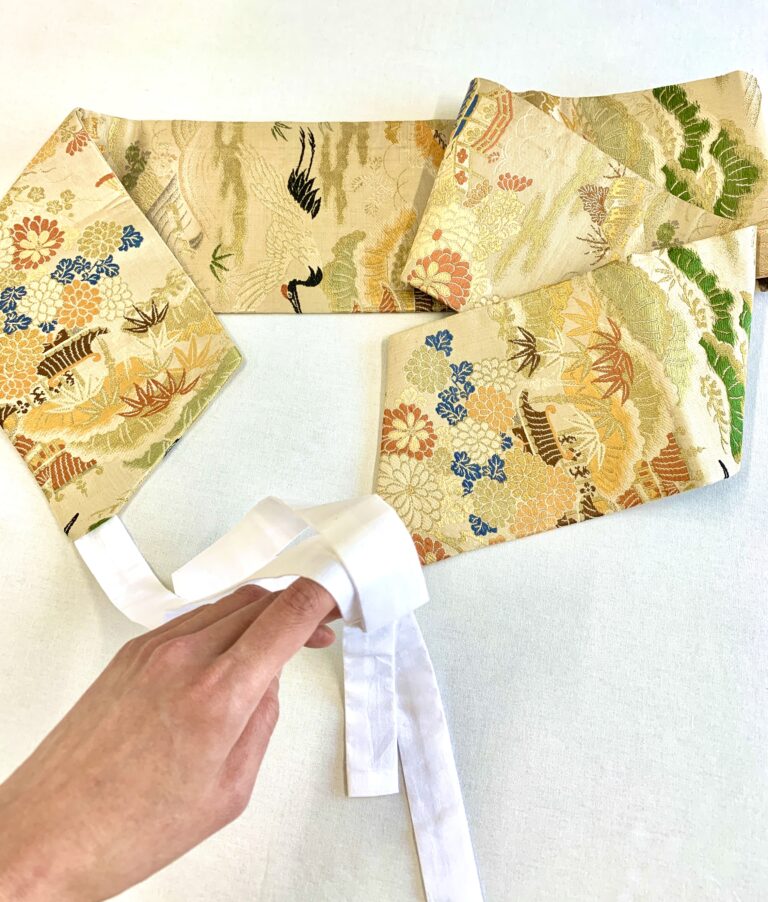 丸帯仕立て直しての袋帯▫正絹▫金色がかった黄土色に鳳凰、