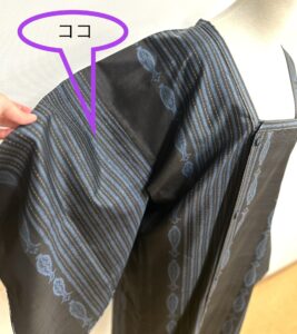 大島紬のお着物を雨コートにお仕立て変え　袖の割り布