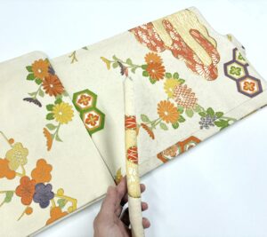 訪問着を羽織にお仕立て変え　共布で枕を作る