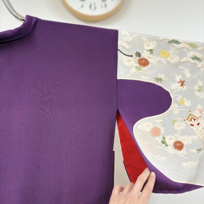 紅絹(もみ)を羽裏に