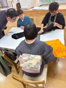 帯による「擦れ」が生じたお着物